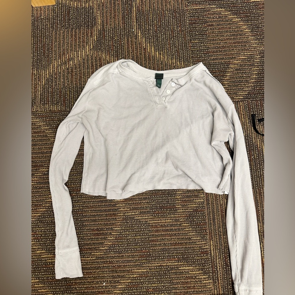 Wild Fable cropped waffle grey long sleeve with buttons